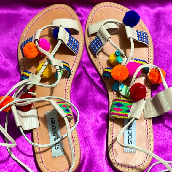 Steve Madden colorful leather pom pom sandals.Brand New ! - Picture 1 of 8